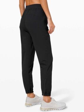 Lululemon Adapted State Jogger Black Size 4 Lightweight Athletic Pants Like New
